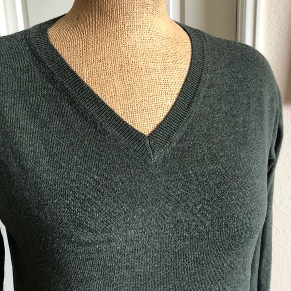 3/$15🦉 a new day Olive Green V Neck Sweater M - Picture 4 of 5